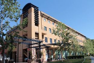 加州尔湾大学住宿-美国加州大学欧文分校校内住宿费与生活